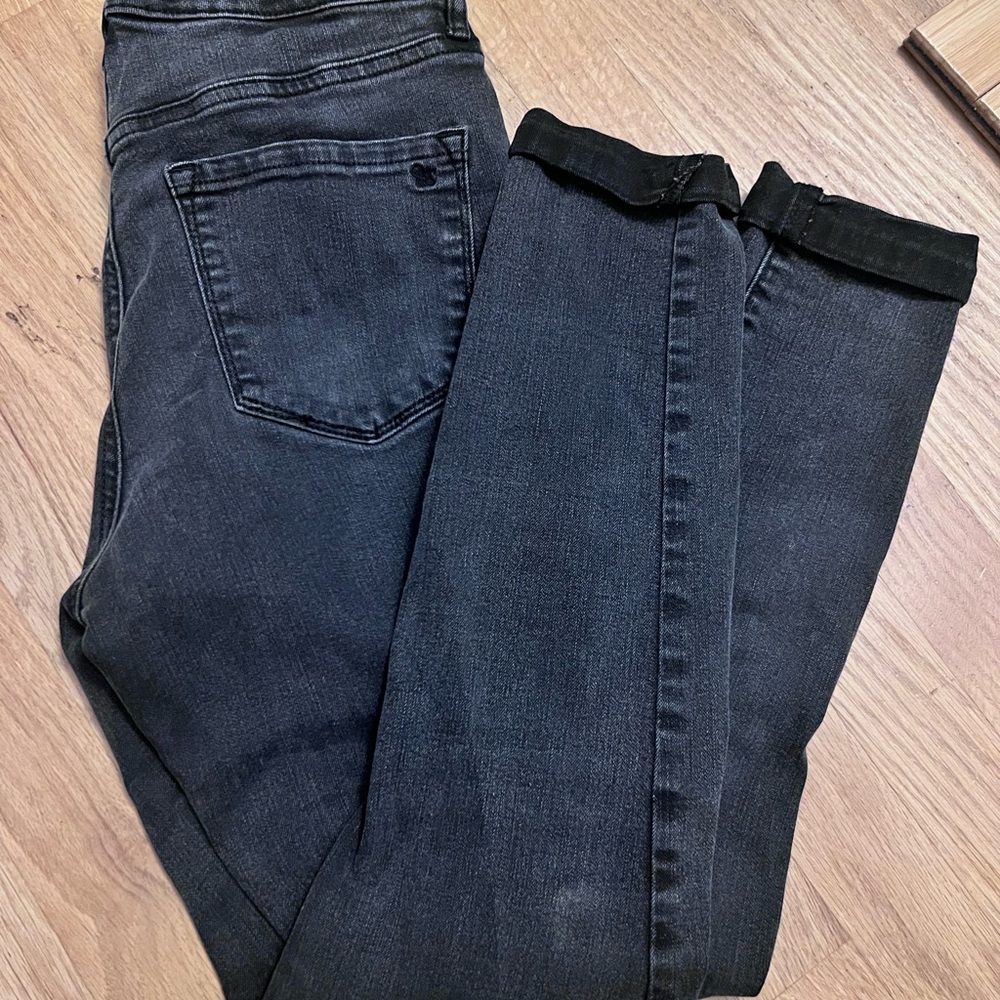 Ladies Size 6 "Jessica Simpson" Dark Ankle Cuff Jeans GUC ❤️